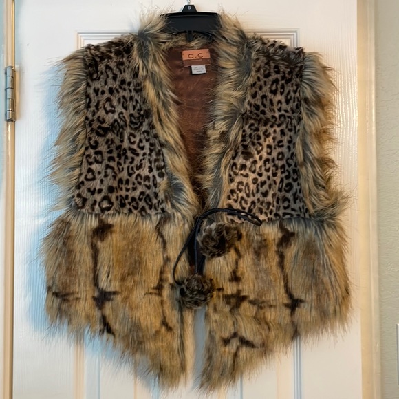 C.C. Boutique Jackets & Blazers - C.C. Exclusives - 90% acrylic 10%PU Cheetah Faux Fur Vest